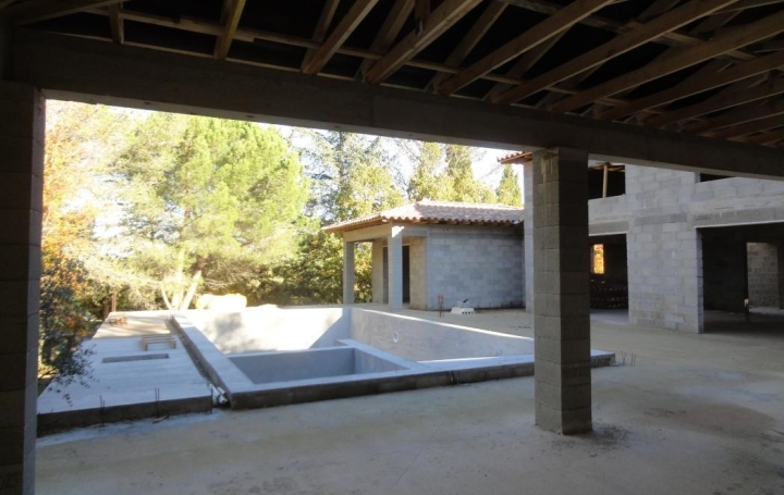 Villa SAINTE-ANASTASIE 270 m2 416 000 € Villa SAINTE-ANASTASIE 270 m2 416 000 €